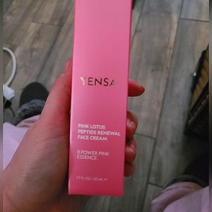 Yensa pink lotus peptide renewal face cream